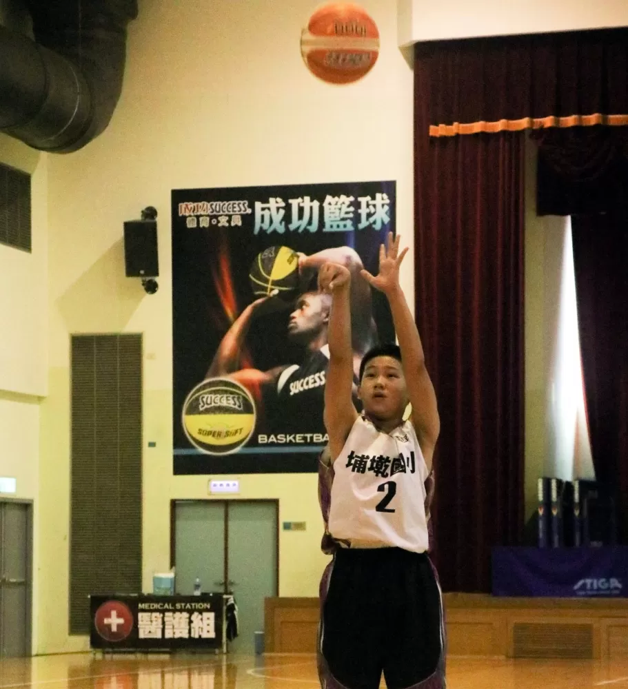 埔墘江榮新攻下10分。