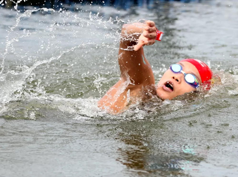 基隆市鄧羽彣在全運公開水域賽勇奪三金。林嘉欣／攝影。