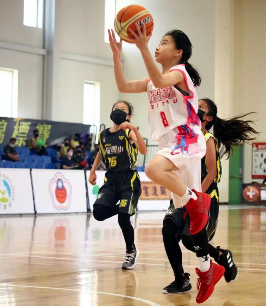 北投女籃「一姊」呂均和單日兩戰共得17分。