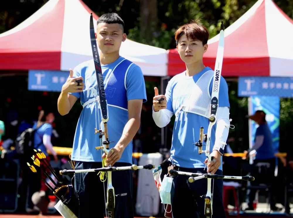 東奧國手湯智鈞/雷千瑩在全運反曲弓混雙排第一。林嘉欣/攝影。