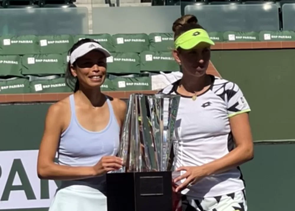 謝淑薇和比利時梅騰絲在印地安泉網賽開心封后。謝政瀛／攝影。