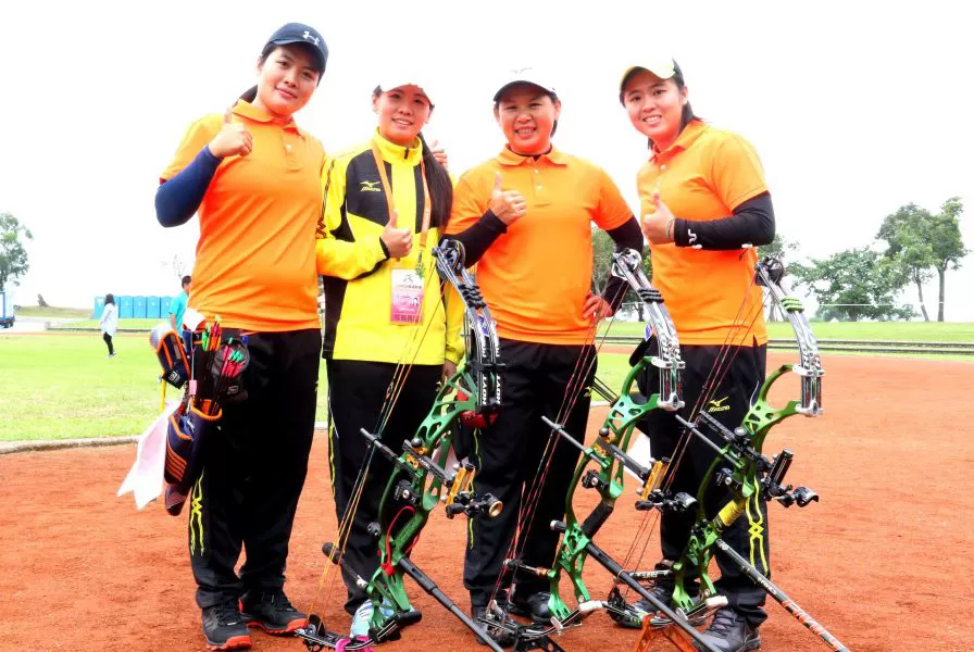 雅典奧運銅牌陳麗如(右二)率新北市搶下宜蘭全運女子複合弓團體賽金牌。林嘉欣/攝影。