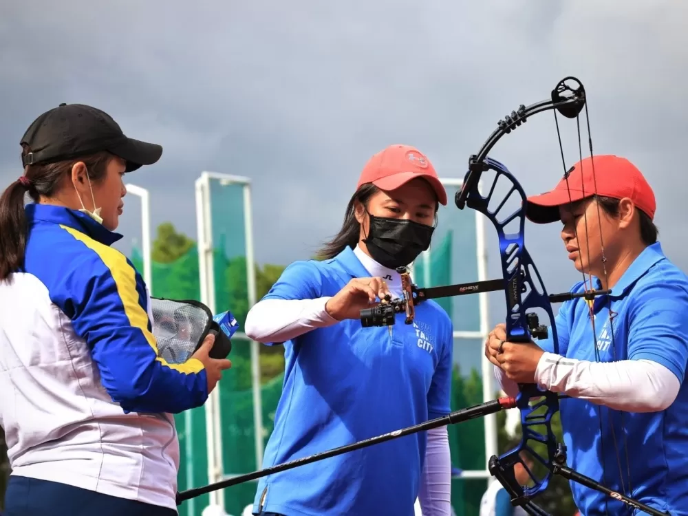 新北市複合弓女團。王子尹/攝影。