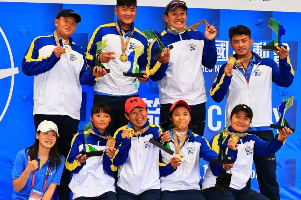 新北市包辦複合弓男團、女團和混雙金牌。王子尹/攝影。
