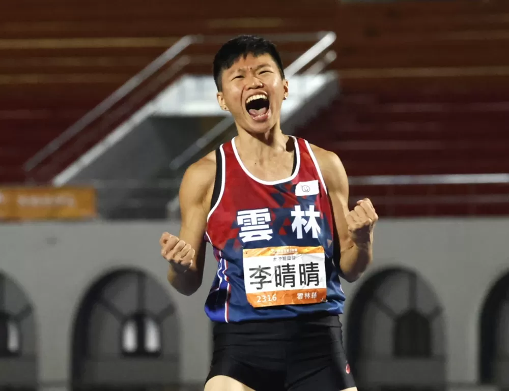 李晴晴只隔兩週以1.90再破全國。林嘉欣/攝影。