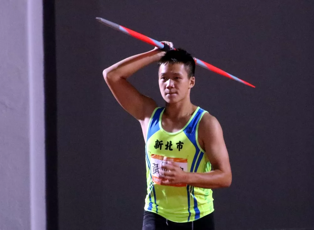 史上首位闖進全運標槍決賽的國中生黃潮鴻。林嘉欣/攝影。