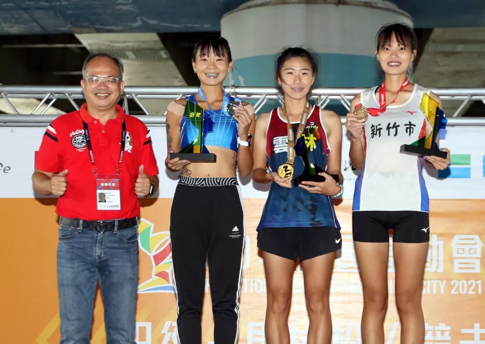 女子組20公里競走頒獎。林嘉欣/攝影。