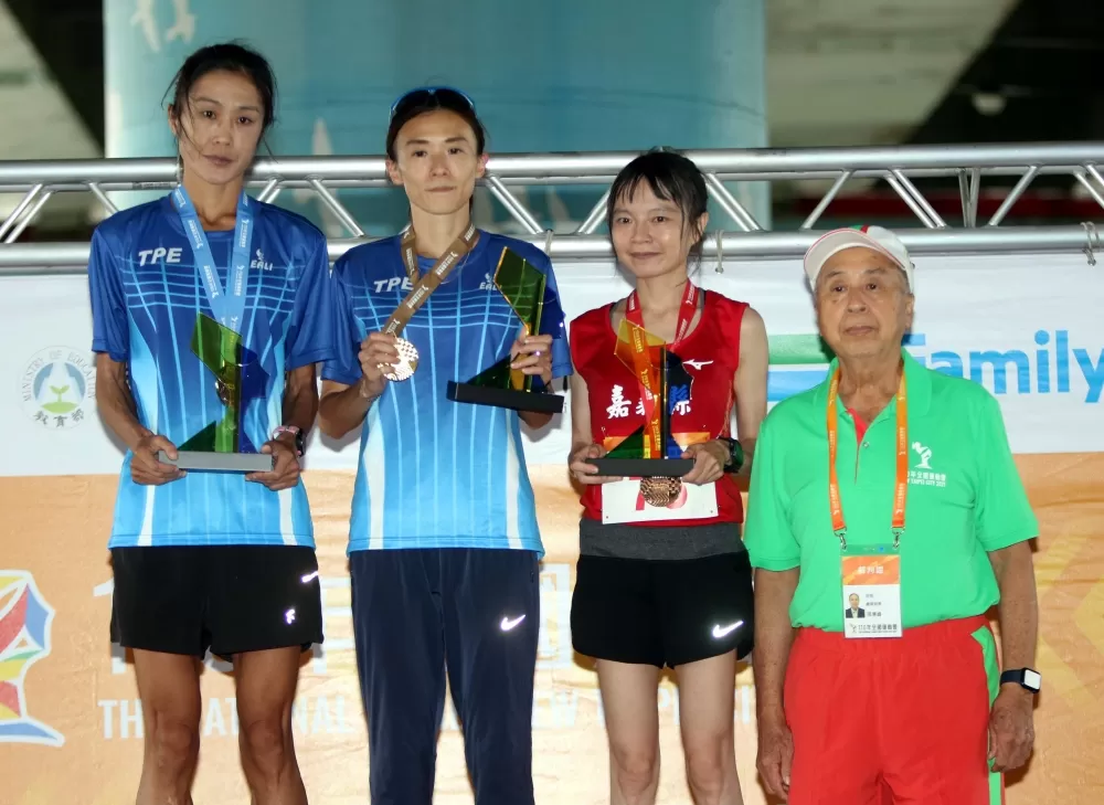 女子組前三名。林嘉欣／攝影。