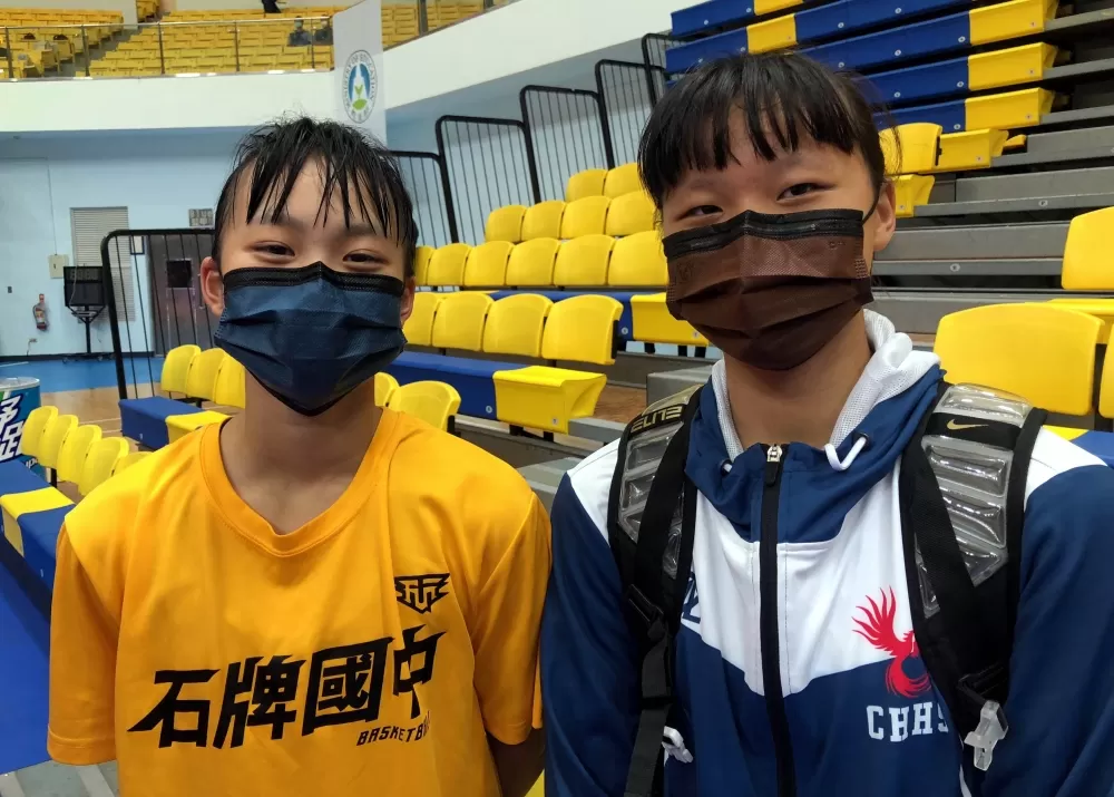 少籃賽就是麻吉、主導「南北戰爭」的景興盧柏岑(右)、石牌陳宥妡。