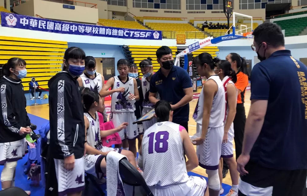 輔仁輸球掉外卡賽但教練黃玟穎指揮調度面授機宜仍有過人之處。