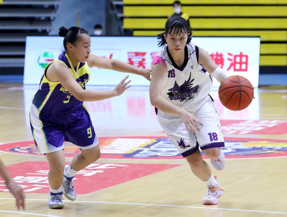 輔仁蘇庭怡飆3記三分球拿14分、8籃板。