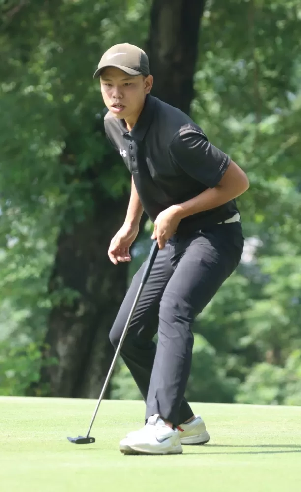 高雄公開賽第一回合許閎軒67桿(-5)暫列第一。