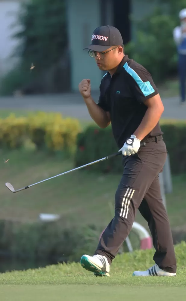 劉嚴鴻68桿(-4)暫列第二.。