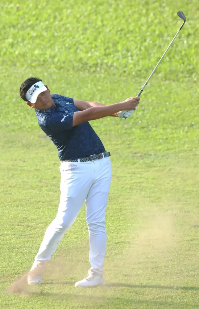 洪健堯69桿(-3)暫並列第三。