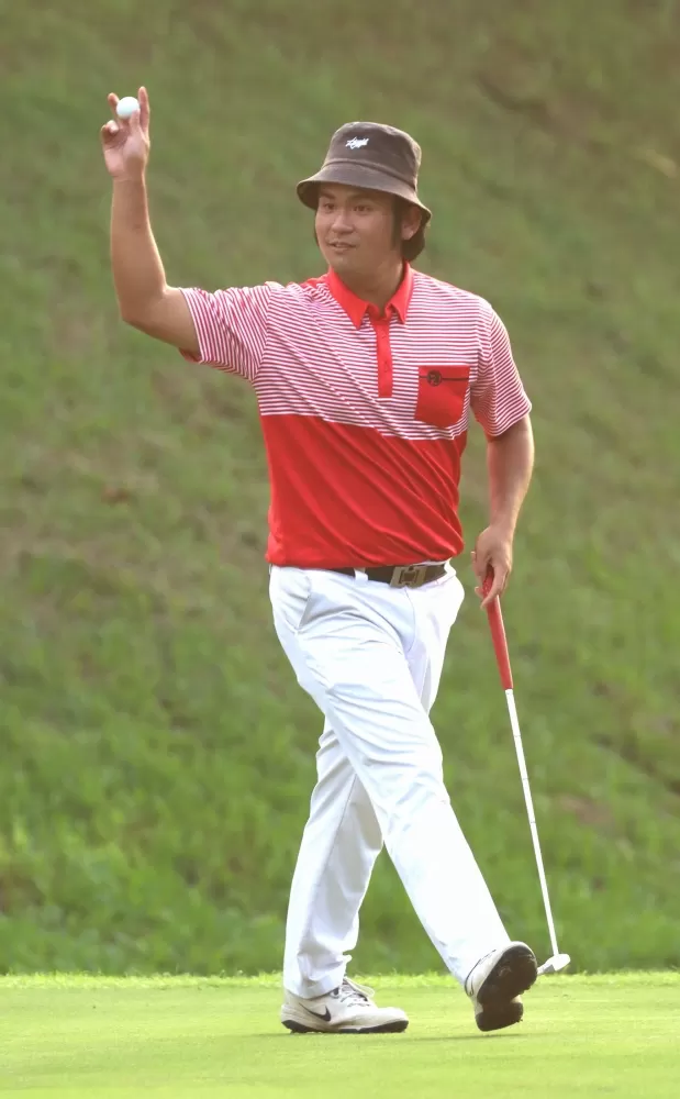 丁子軒打出67桿衝到排名第一。