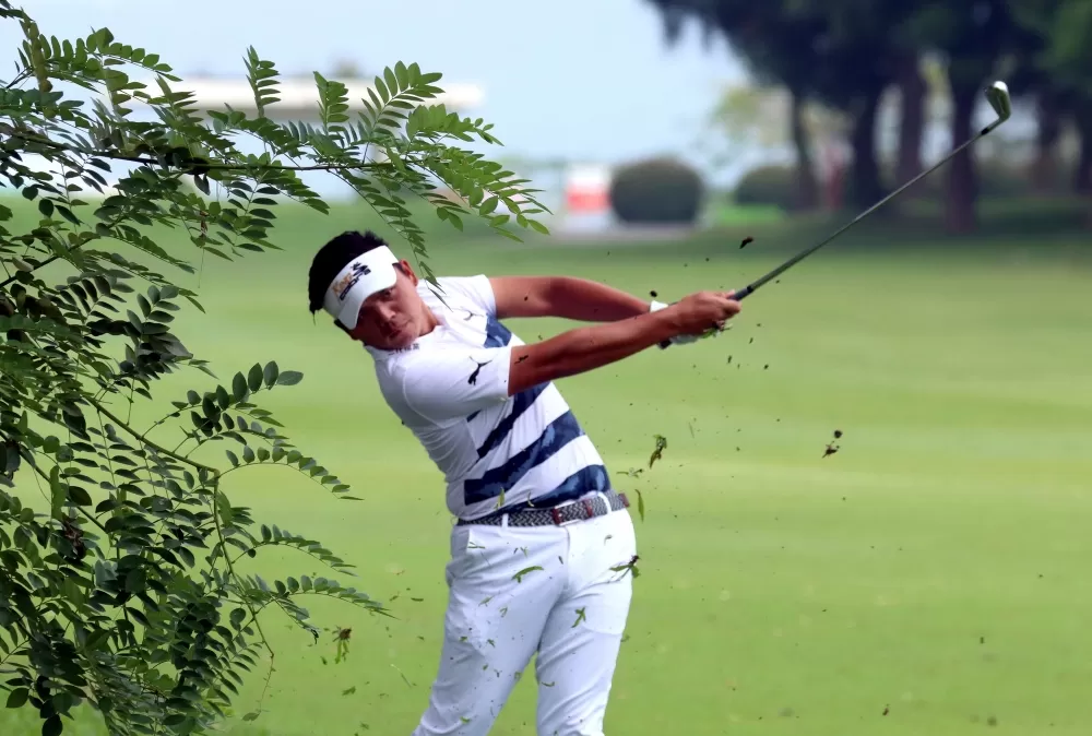 高雄公開賽第三回合洪健堯三天成績(-7)暫列第二。