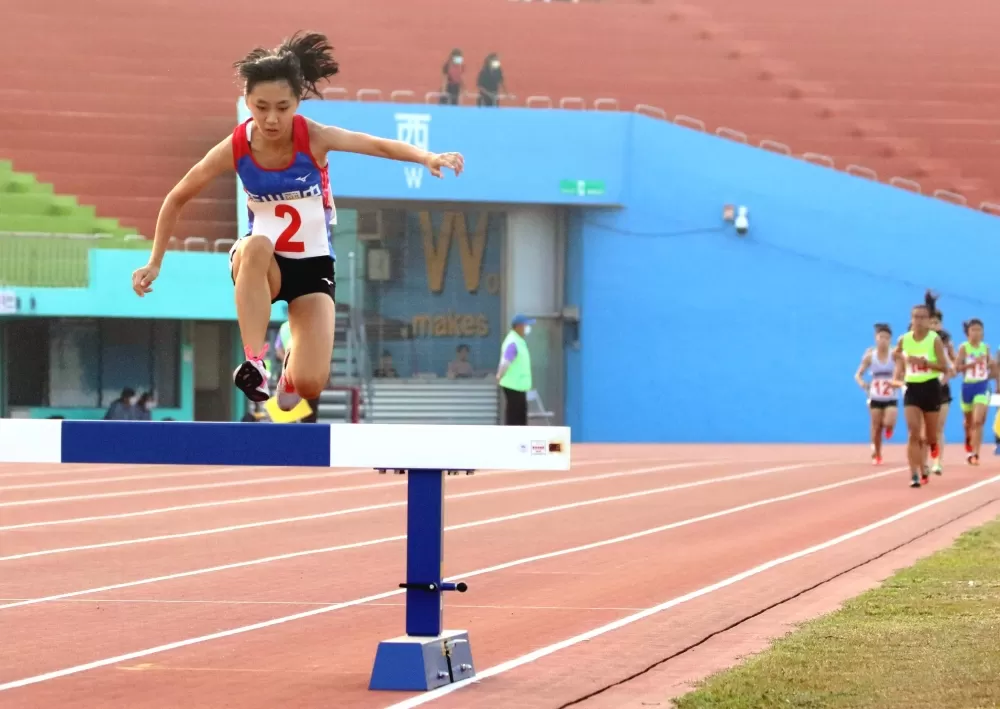 嘉市玉山國中朱婕瑀7:46.73奪金。林嘉欣/攝影。