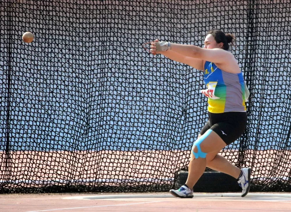 國立宜蘭高商黃芷琪45.60第三。。林嘉欣/攝影。