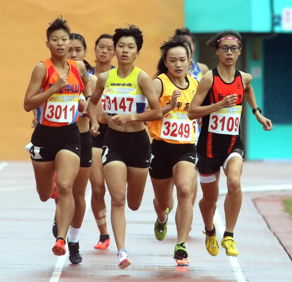 高女800公尺決賽。林嘉欣/攝影。