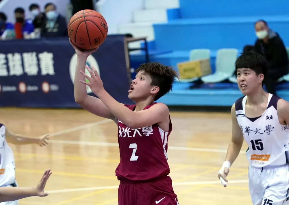 佛光黃渝庭個人30分UBA生涯新高。大專體總提供。下同。