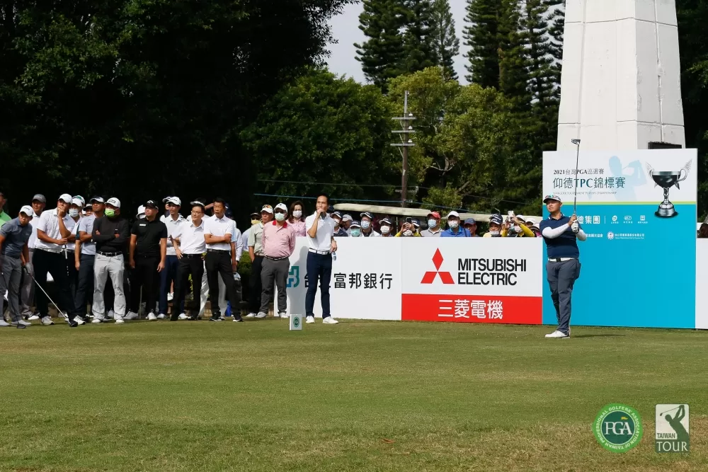 擊遠大賽林冠伯擊球。TPGA提供_葉勇宏攝影。