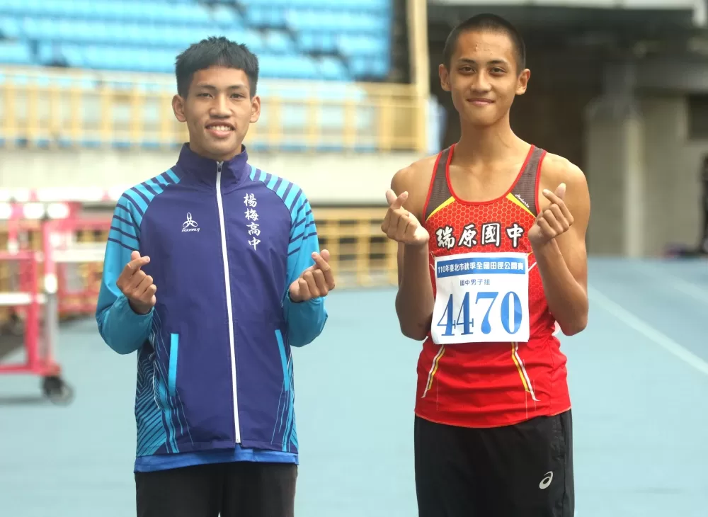 「阿寶」吳育廷(右)和哥哥吳育成 。林嘉欣/攝影。