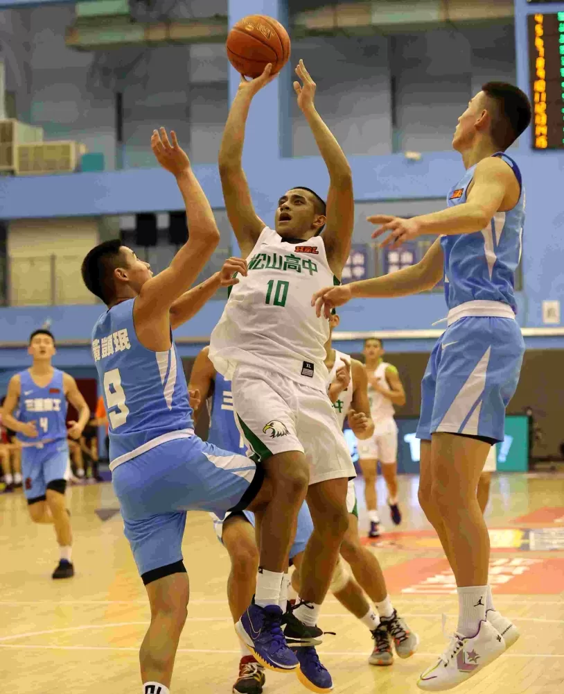 松山林現惟攻下21分、10籃板「雙十」，大會提供。下同。