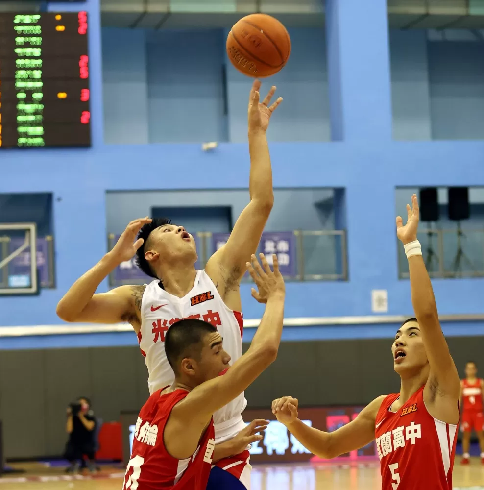 光復超級戰將陳將双禁區突破拋投。大會提供。下同。