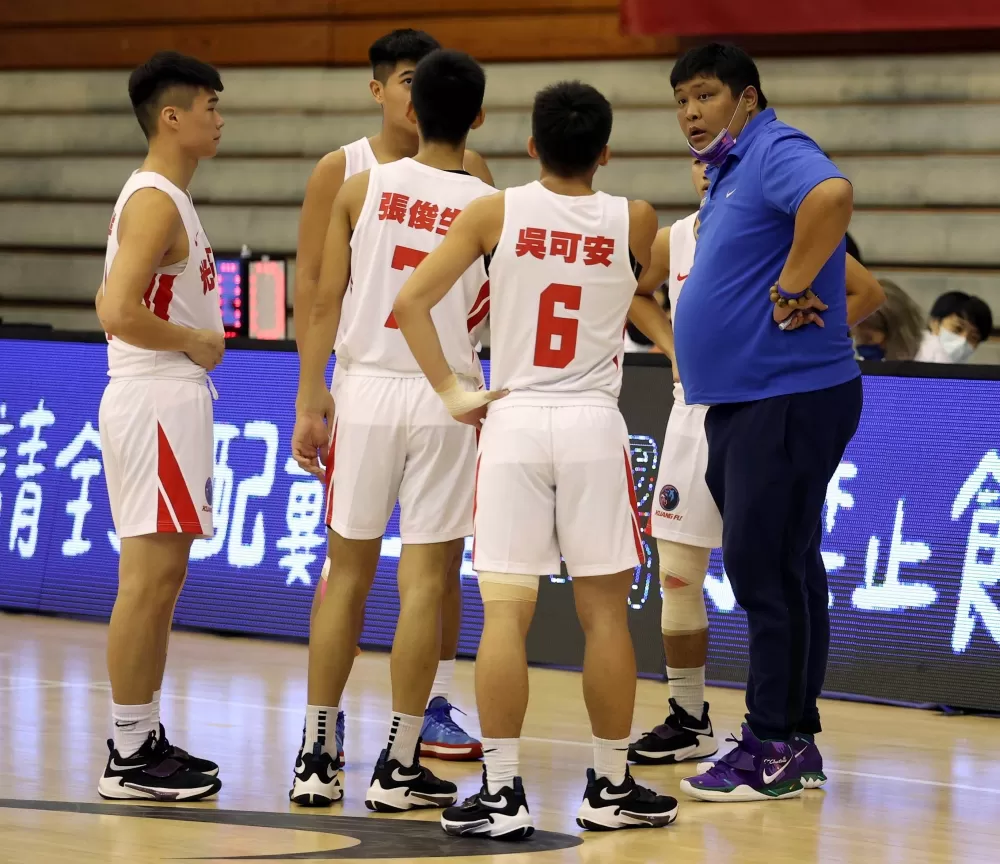 光復陳定杰教練耳提面命。