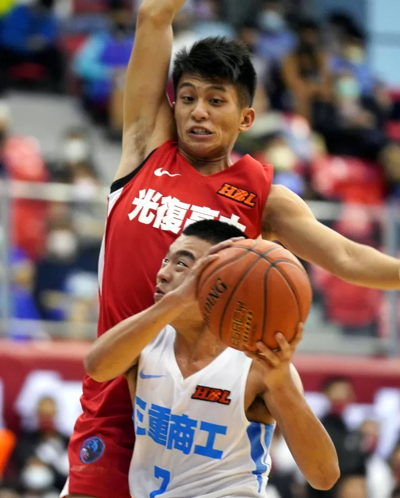 光復、三重攻防激烈精采 。 