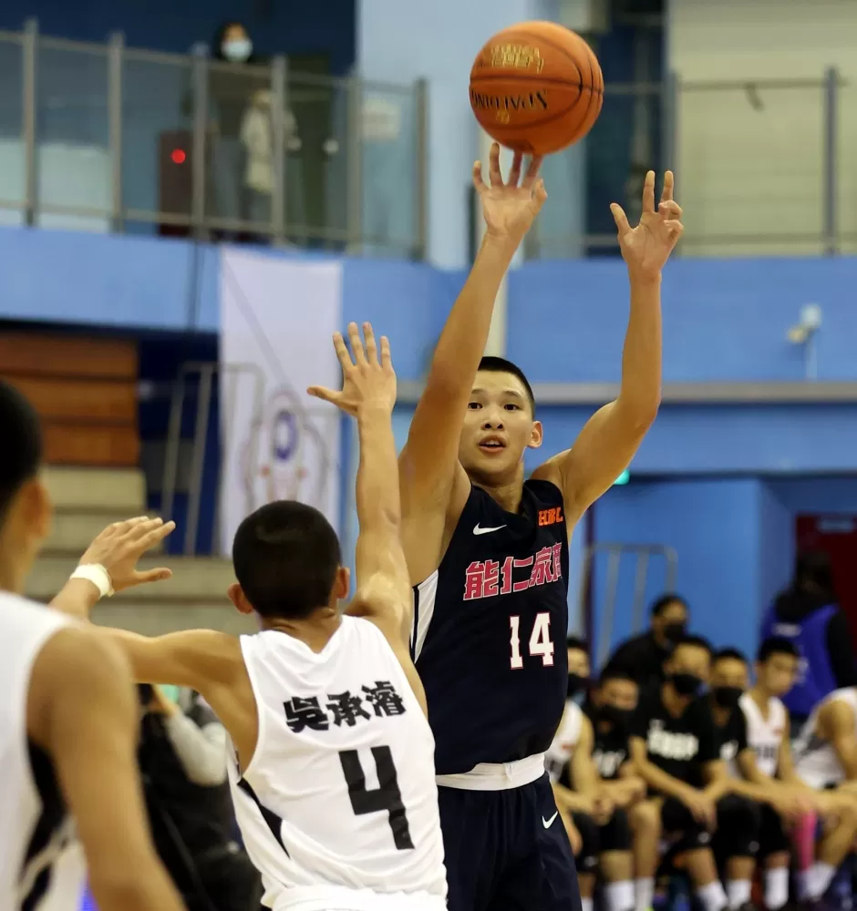 能仁江品諺跳投。