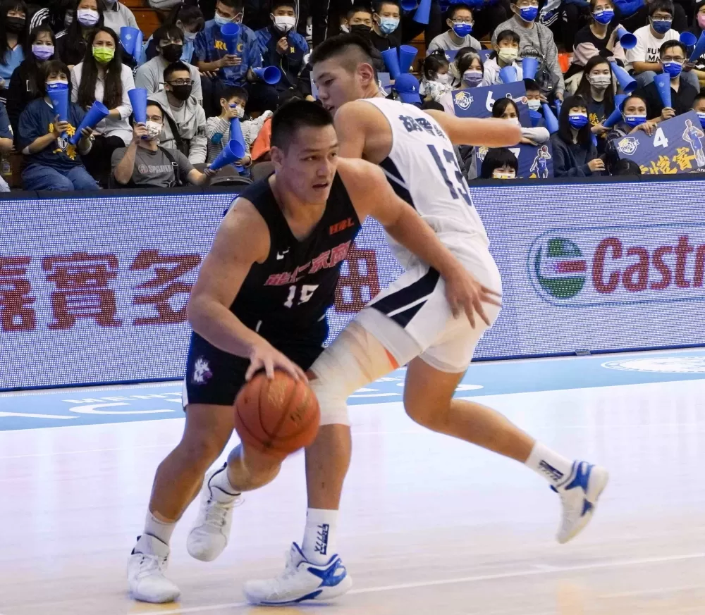 能仁中鋒史魯齊復活14分、10籃板「雙十」。