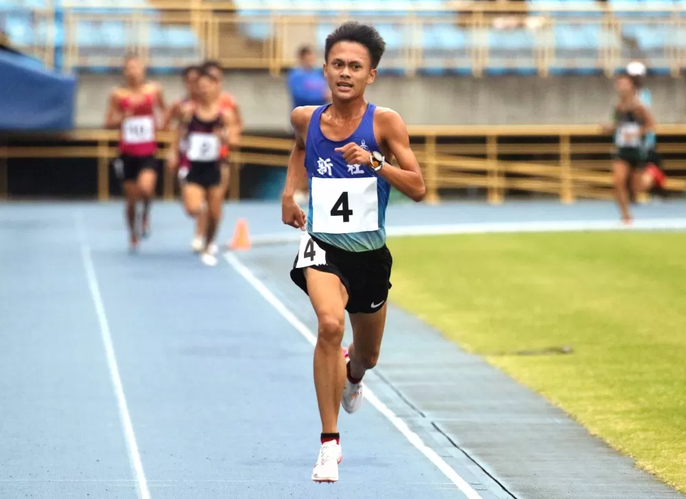 田睿祥(前)躍居高一5000公尺首傑。林嘉欣/攝影
