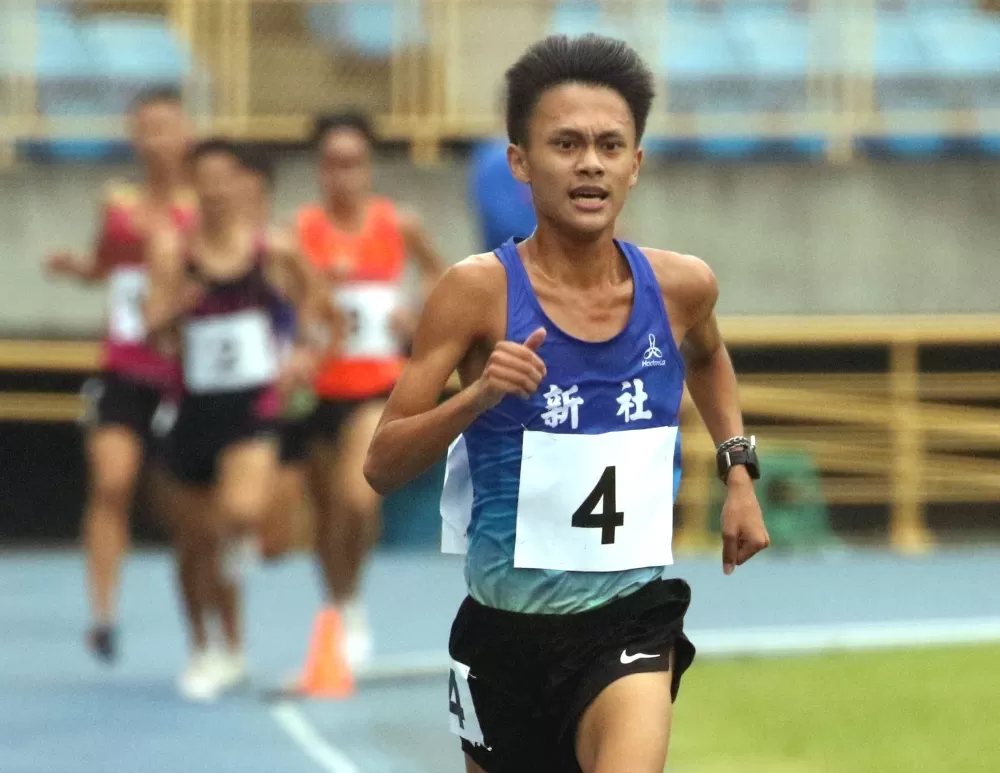 田睿祥(前)躍居高一5000公尺首傑。林嘉欣/攝影