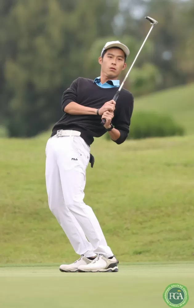 第一回合張哲瑜68桿(-4)暫並列第一。