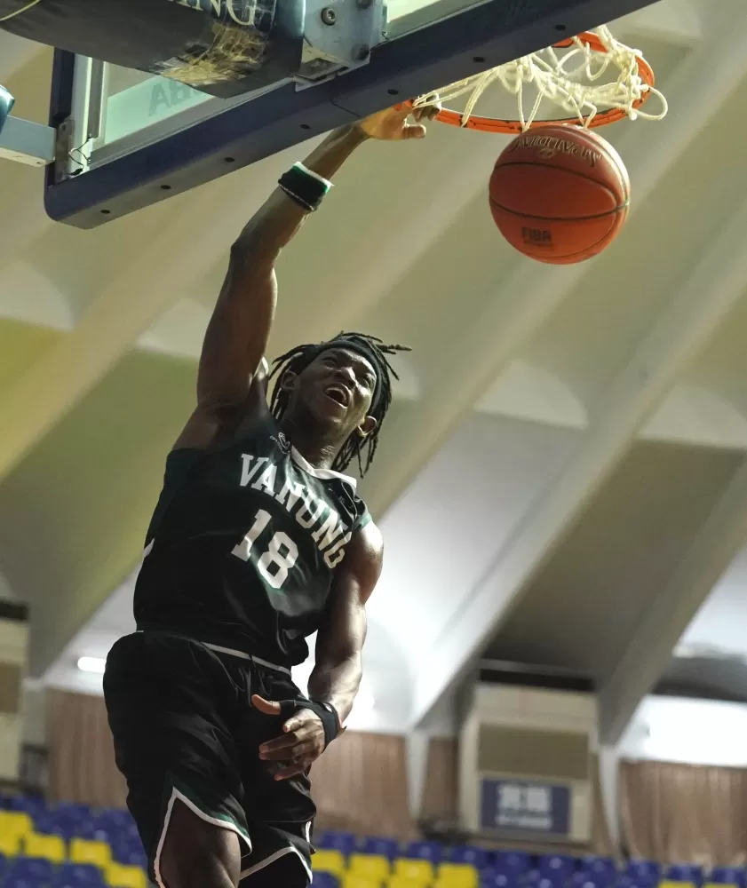 萬能科大蓋比此役14分21籃板9助攻,差點完成大三元。