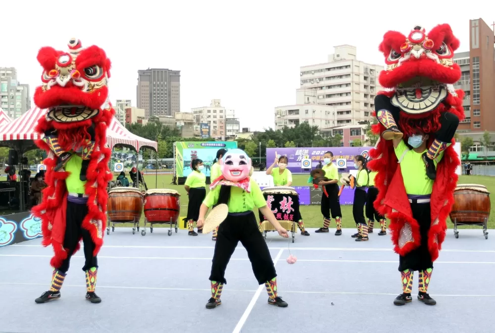 精采的醒獅表演。中華企業射箭聯盟/提供。