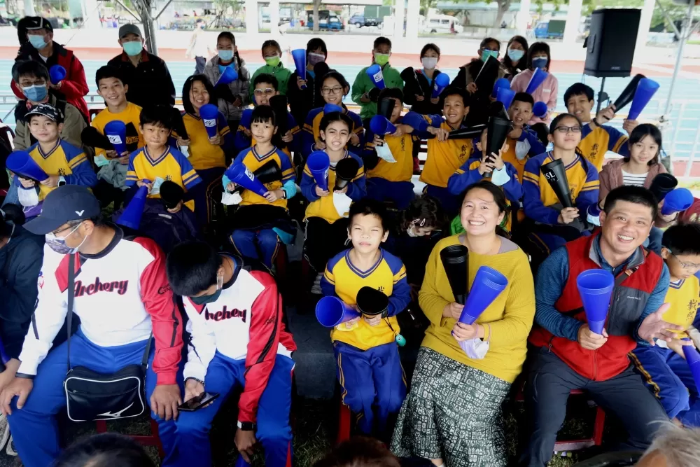 新竹載熙國小射箭隊到場加油。中華企業射箭聯盟／提供。