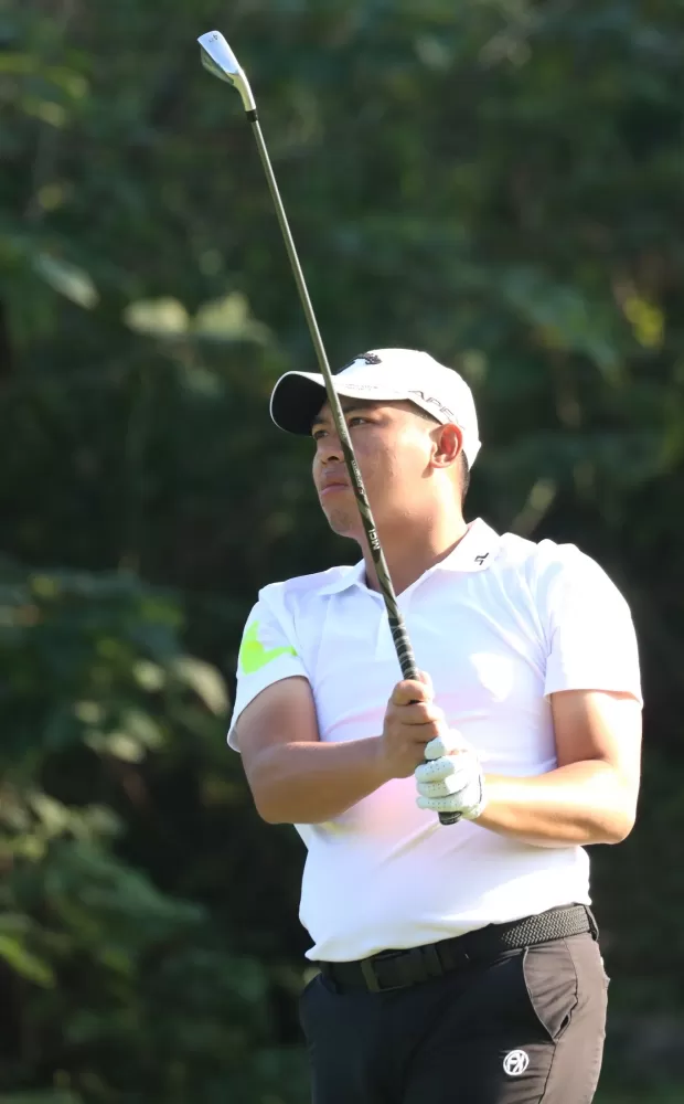 王偉祥(-7)暫列第四。