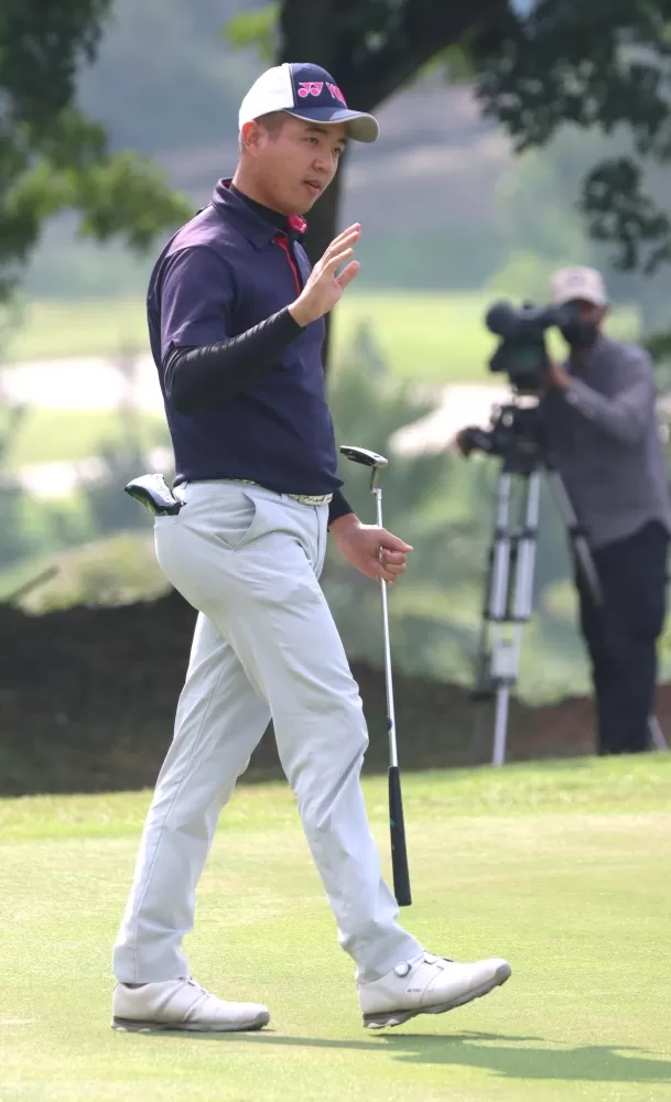 第三回合劉又睿(-11)暫列第一。