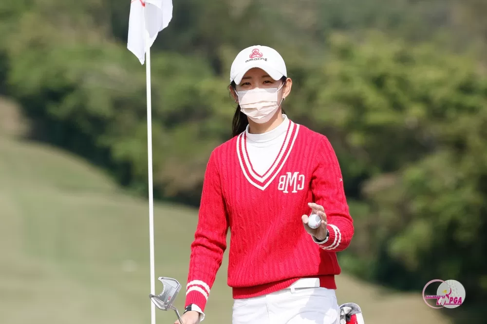 邱齡緹以兩回合總桿150桿(+6),暫時並列第三。