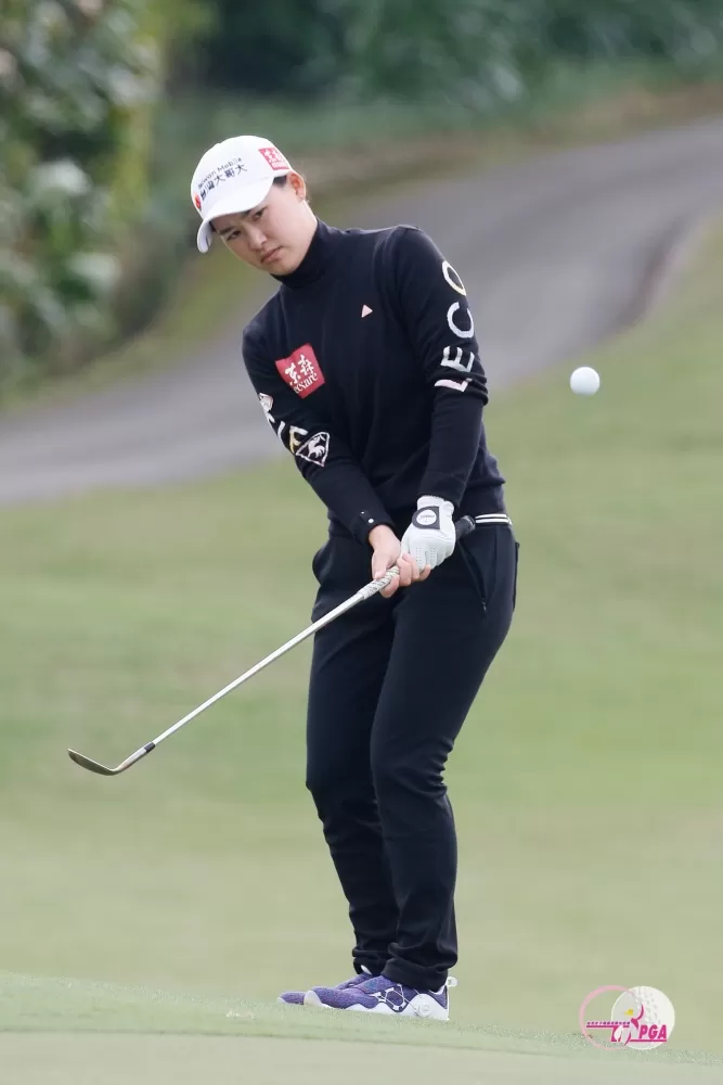 李旻以兩回合總桿147桿(+3),暫並列領先。
