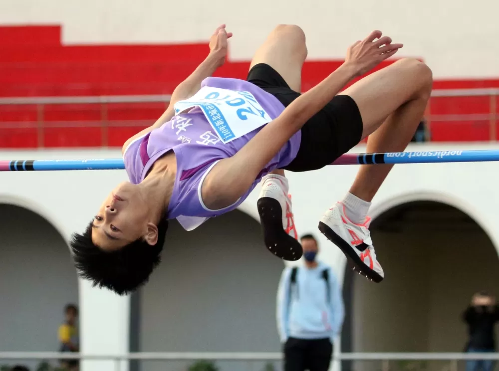 西松國小黃凱倫跳高1.60破大會。林嘉欣/攝影。