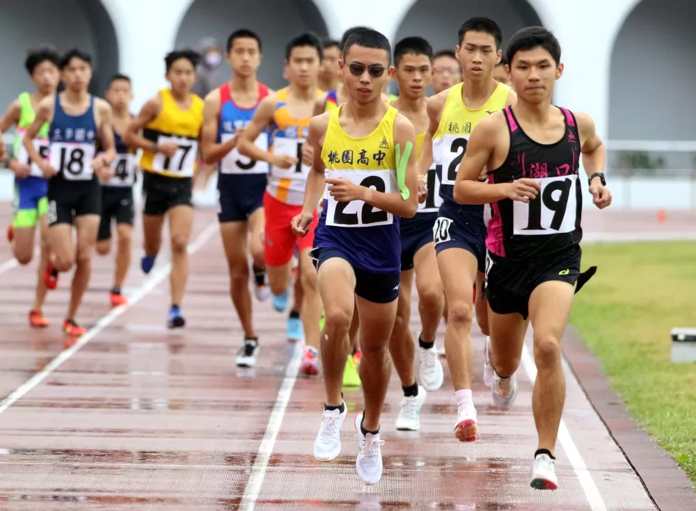 湖口高中徐立紘（前）。林嘉欣／攝影。