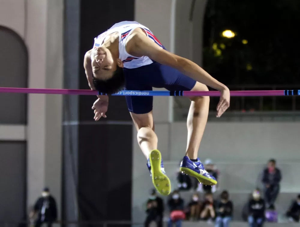 陳柏諺以1.90打破懸4年的國男跳高大會紀錄。林嘉欣／攝影。