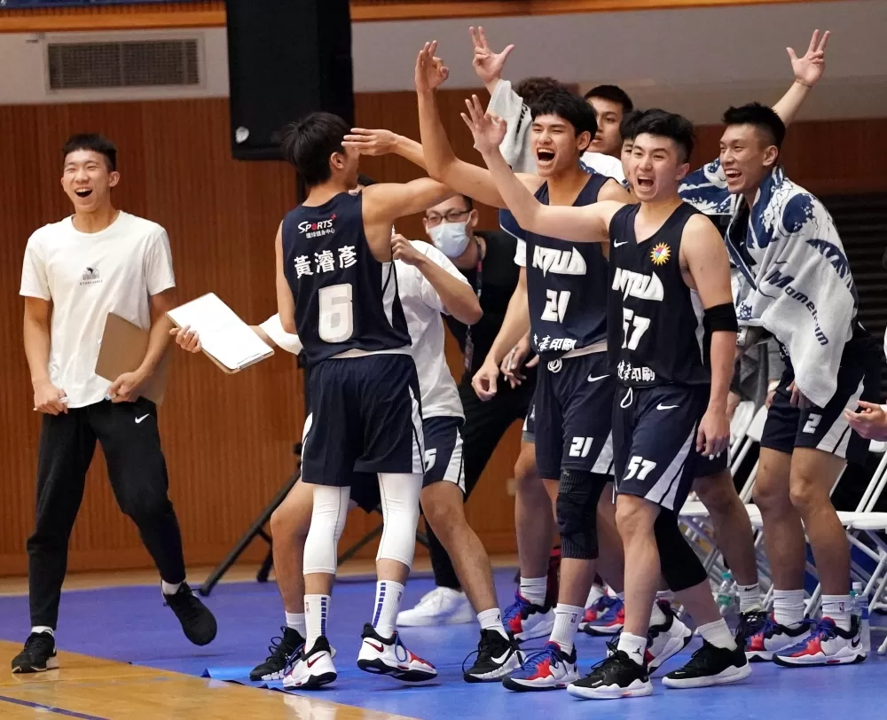 臺灣藝大快意三連勝。