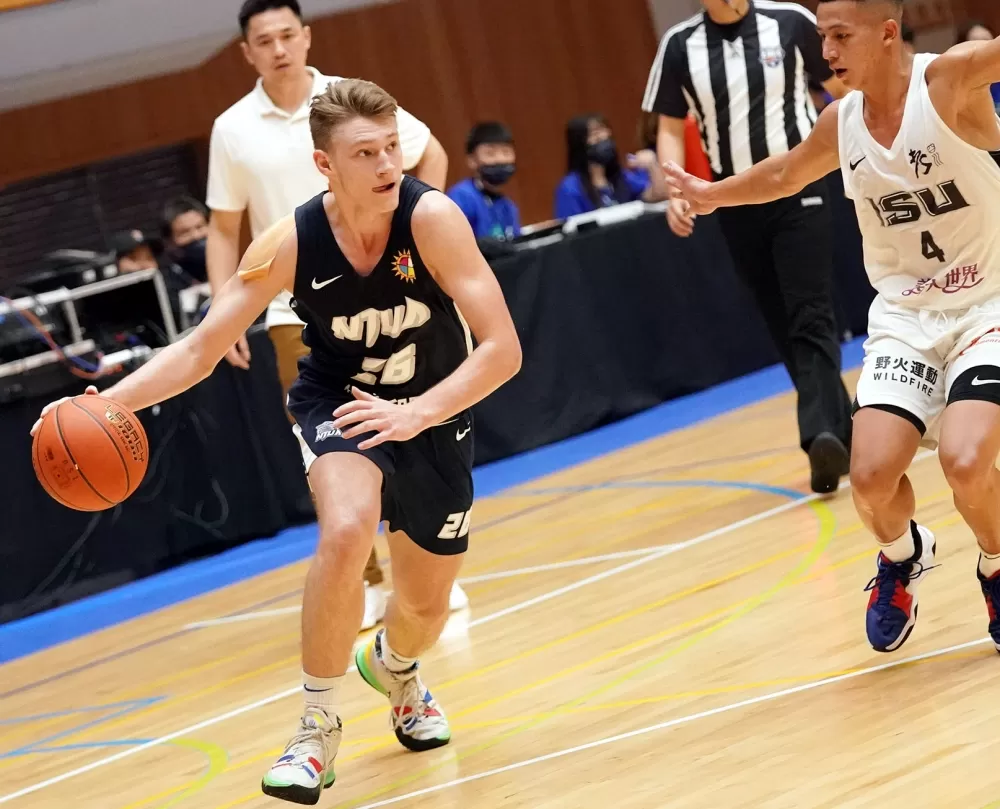 臺灣藝大喬納森22分，3分球5投中5。