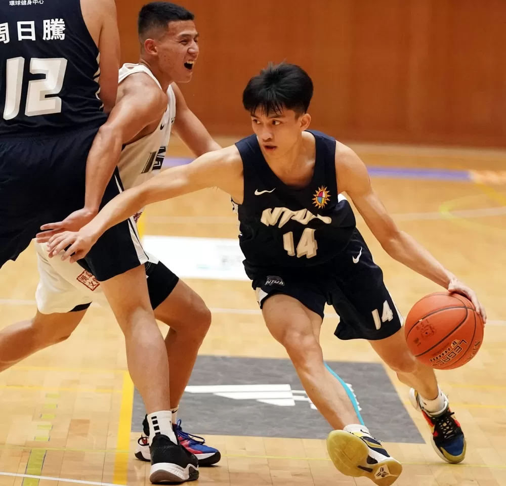 臺灣藝大余維豪18分7籃板5助攻。