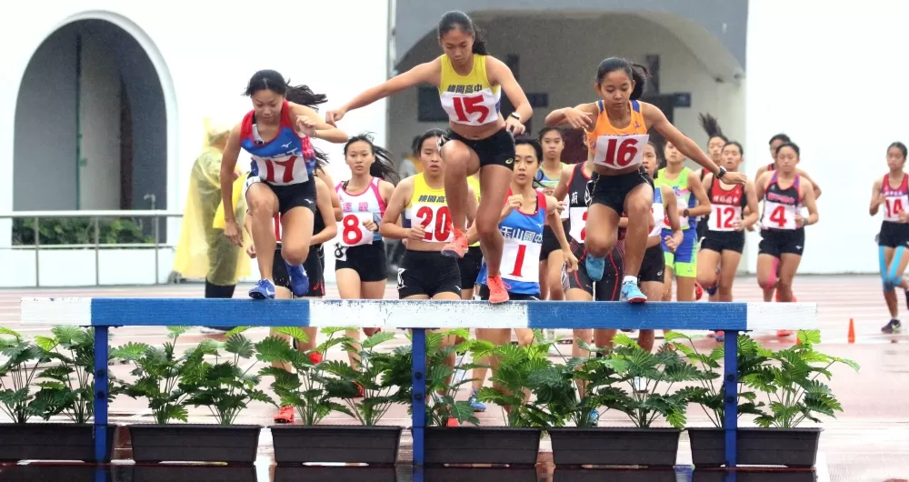 2000公尺障礙賽競爭激烈。林嘉欣／攝影。
