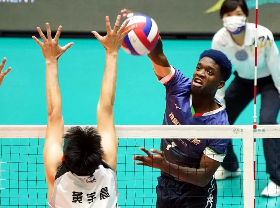 桃園臺產李尼希米攻擊。